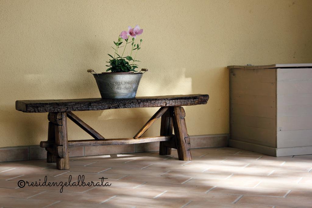 Residenze L'Alberata Guest House Collazzone Exterior photo